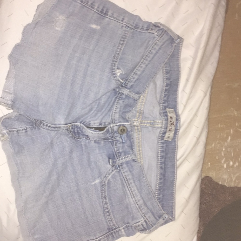 Light hollister denim shorts💙